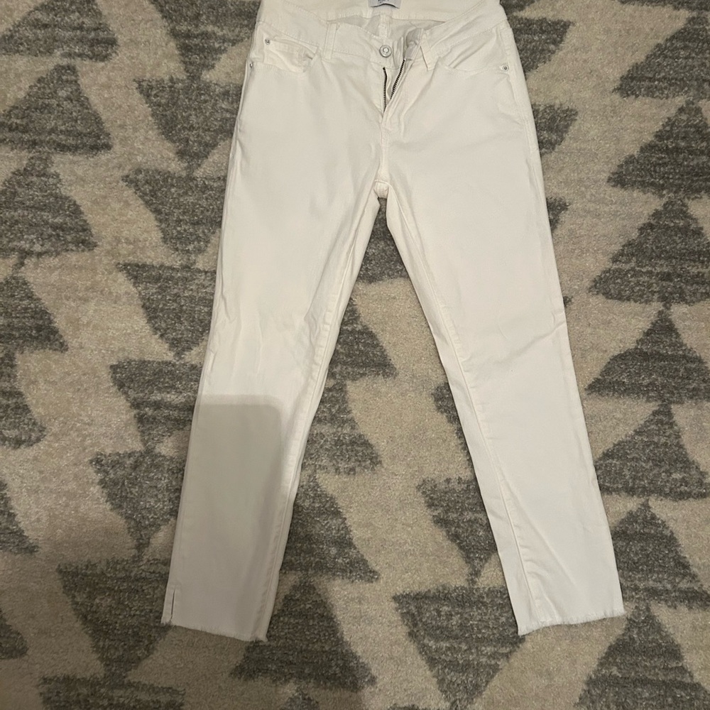 Kensie white skinny raw ankle jeans